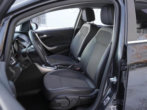 Седан Opel Astra 2012 года, 999000 рублей, Волгоград