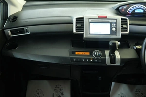 Минивэн Honda Freed 2012 года, 1149000 рублей, Омск