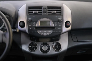 Внедорожник Toyota RAV4 2006 года, 1099000 рублей, Омск