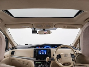 Минивэн Toyota Estima 2012 года, 2000000 рублей, Красноярск