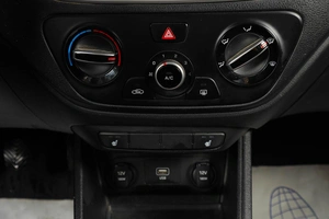 Седан Hyundai Solaris 2019 года, 1379000 рублей, Тюмень