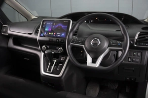 Минивэн Nissan Serena 2018 года, 1970000 рублей, Омск