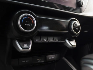 Седан Kia Rio 2020 года, 1695000 рублей, Омск