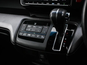 Минивэн Honda Stepwgn Spada 2019 года, 2949000 рублей, Кирилловка