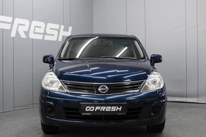 Хетчбэк Nissan Tiida 2010 года, 880000 рублей, Омск