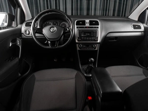 Седан Volkswagen Polo 2017 года, 1299000 рублей, Тюмень