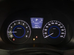 Хетчбэк Hyundai Solaris 2013 года, 980000 рублей, Омск