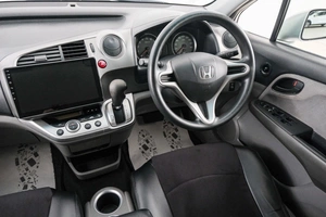 Минивэн Honda Stream 2010 года, 999000 рублей, Красноярск
