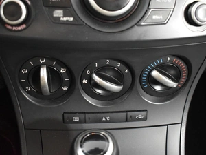 Седан Mazda 3 2012 года, 909900 рублей, Казань