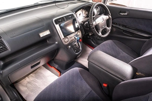 Минивэн Honda Stream 2001 года, 549000 рублей, Томск