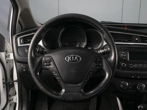 Хетчбэк Kia Ceed 2018 года, 1400000 рублей, Омск