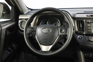 Внедорожник Toyota RAV4 2014 года, 2399000 рублей, Новосибирск