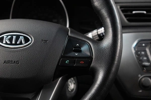 Седан Kia Rio 2012 года, 899000 рублей, Оренбург