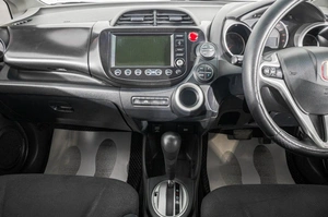 Хетчбэк Honda Fit 2008 года, 699000 рублей, Барнаул