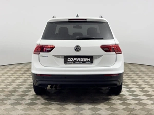 Внедорожник Volkswagen Tiguan 2018 года, 2098900 рублей, Казань