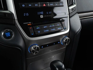 Внедорожник Toyota Land Cruiser 2017 года, 5679000 рублей, Москва