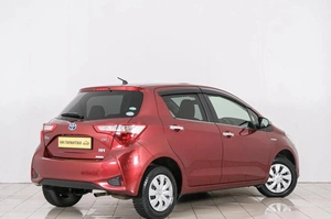 Хетчбэк Toyota Vitz 2017 года, 979000 рублей, Красноярск