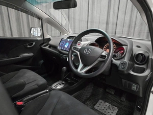 Хетчбэк Honda Fit 2013 года, 950000 рублей, Красноярск
