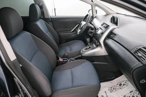 Минивэн Toyota Verso 2013 года, 1289000 рублей, Красноярск