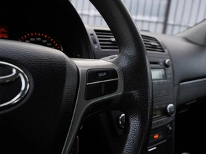 Седан Toyota Avensis 2010 года, 1050000 рублей, Волгоград