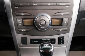 Седан Toyota Corolla 2010 года, 1039000 рублей, Пермь