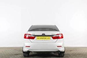 Седан Toyota Camry 2012 года, 1769000 рублей, Тюмень