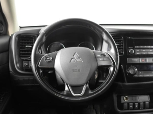 Внедорожник Mitsubishi Outlander 2017 года, 1740200 рублей, Казань