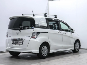 Минивэн Honda Freed 2013 года, 1249000 рублей, Красноярск