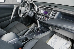 Внедорожник Toyota RAV4 2016 года, 1929000 рублей, Тюмень