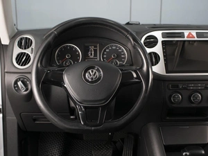 Внедорожник Volkswagen Tiguan 2009 года, 985000 рублей, Омск