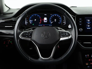Лифтбек Volkswagen Polo 2021 года, 1950046 рублей, Москва