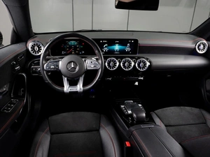 Седан Mercedes-benz CLA-класс 2020 года, 2999000 рублей, Тюмень