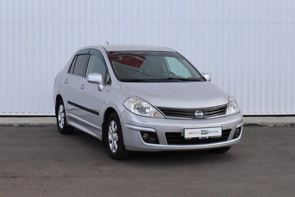 Седан Nissan Tiida 2011 года, 740000 рублей, Брянск