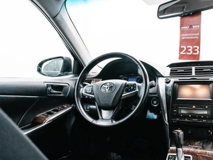 Седан Toyota Camry 2017 года, 1924000 рублей, Красноярск