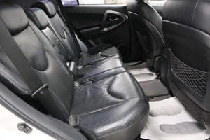 Внедорожник Toyota RAV4 2011 года, 1649000 рублей, Омск