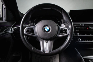 Седан BMW 5 серия 2020 года, 4999000 рублей, Сургут
