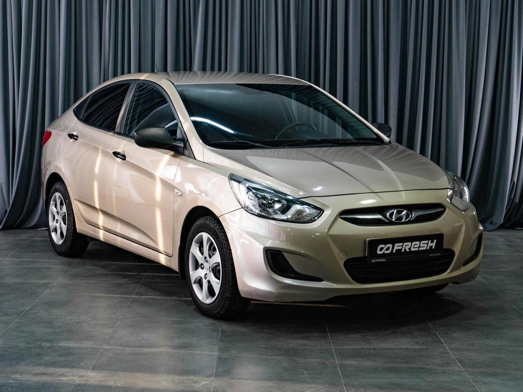 Седан Hyundai Solaris 2014 года, 949000 рублей, Тюмень