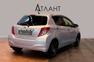 Хетчбэк Toyota Vitz 2013 года, 839000 рублей, Красноярск