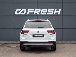 Внедорожник Volkswagen Tiguan 2019 года, 2330000 рублей, Краснодар