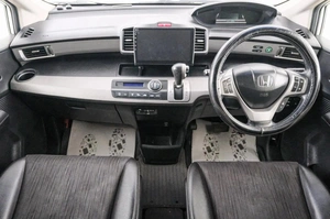 Минивэн Honda Freed 2014 года, 1249000 рублей, Красноярск