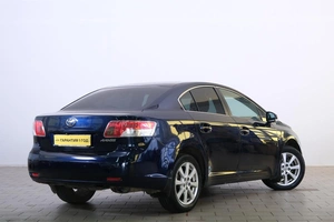 Седан Toyota Avensis 2009 года, 1049000 рублей, Омск