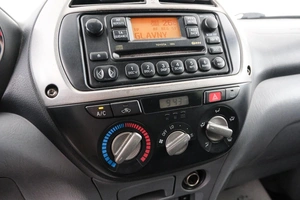 Внедорожник Toyota RAV4 2003 года, 899000 рублей, Красноярск