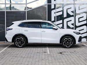Внедорожник Volkswagen Tiguan L 2025 года, 4798000 рублей, Краснодар