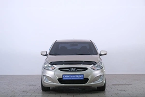 Седан Hyundai Solaris 2013 года, 969000 рублей, Омск