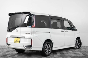 Минивэн Honda Stepwgn Spada 2016 года, 1699000 рублей, Кемерово