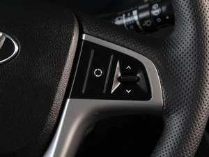 Хетчбэк Hyundai Solaris 2013 года, 980000 рублей, Омск