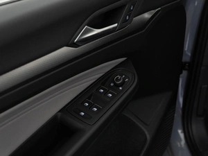 Хетчбэк Volkswagen Golf 2025 года, 3789888 рублей, Москва