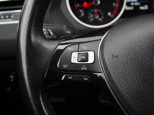 Внедорожник Volkswagen Tiguan 2017 года, 2100000 рублей, Тверь