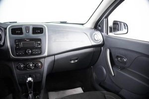 Седан Renault Logan 2017 года, 779000 рублей, Пермь
