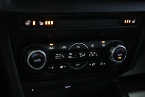 Хетчбэк Mazda 3 2018 года, 1498000 рублей, Солонцы